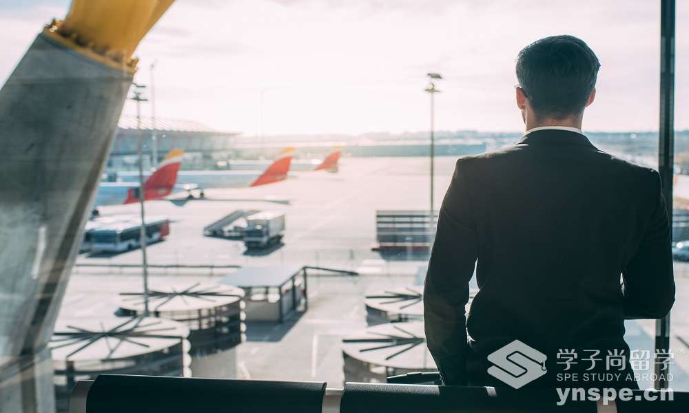 successful-career-in-airport-management.jpg