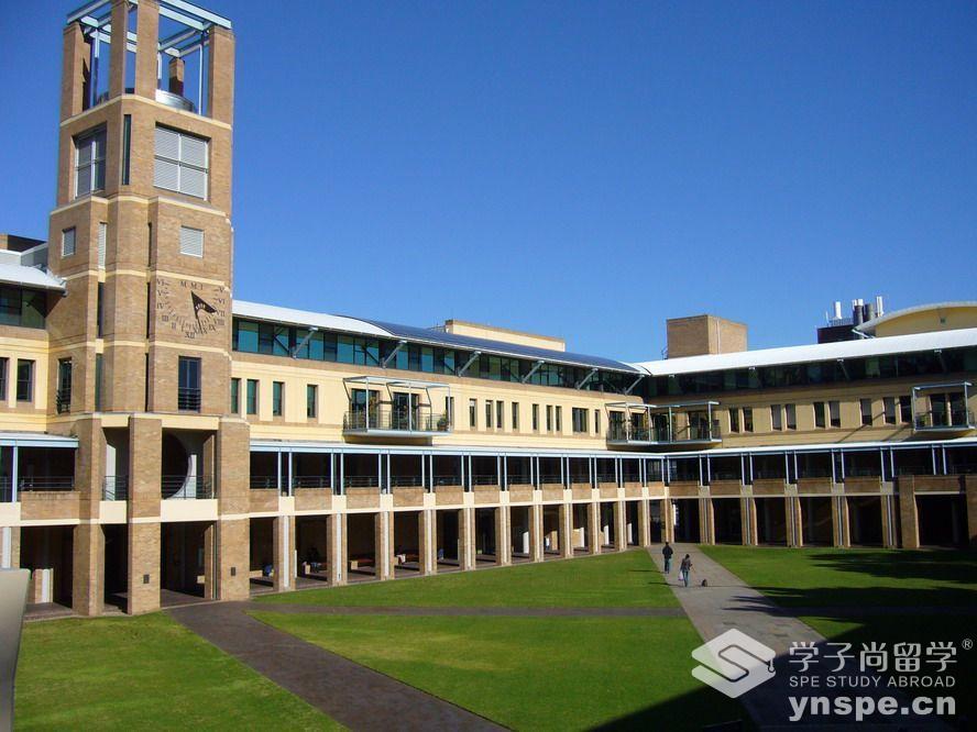 南昆士兰大学